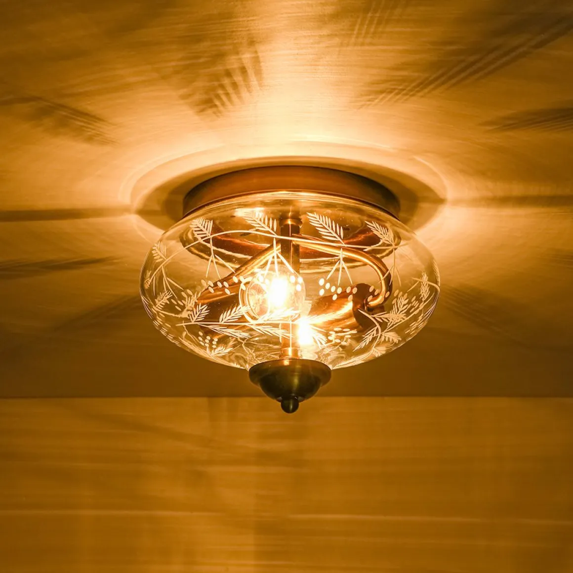 Art Deco Mistletoe Pattern Etched Glass Round Flush Mount Light