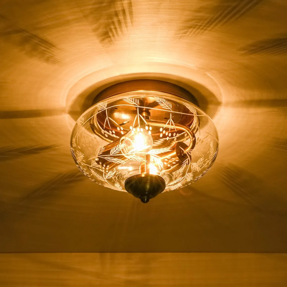 Art Deco Mistletoe Pattern Etched Glass Round Flush Mount Light