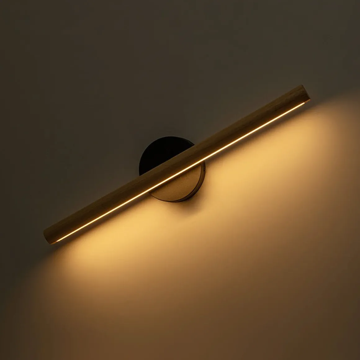 Dimmable LED Rotatable Linear Wooden Vanity Sconce Picture Light