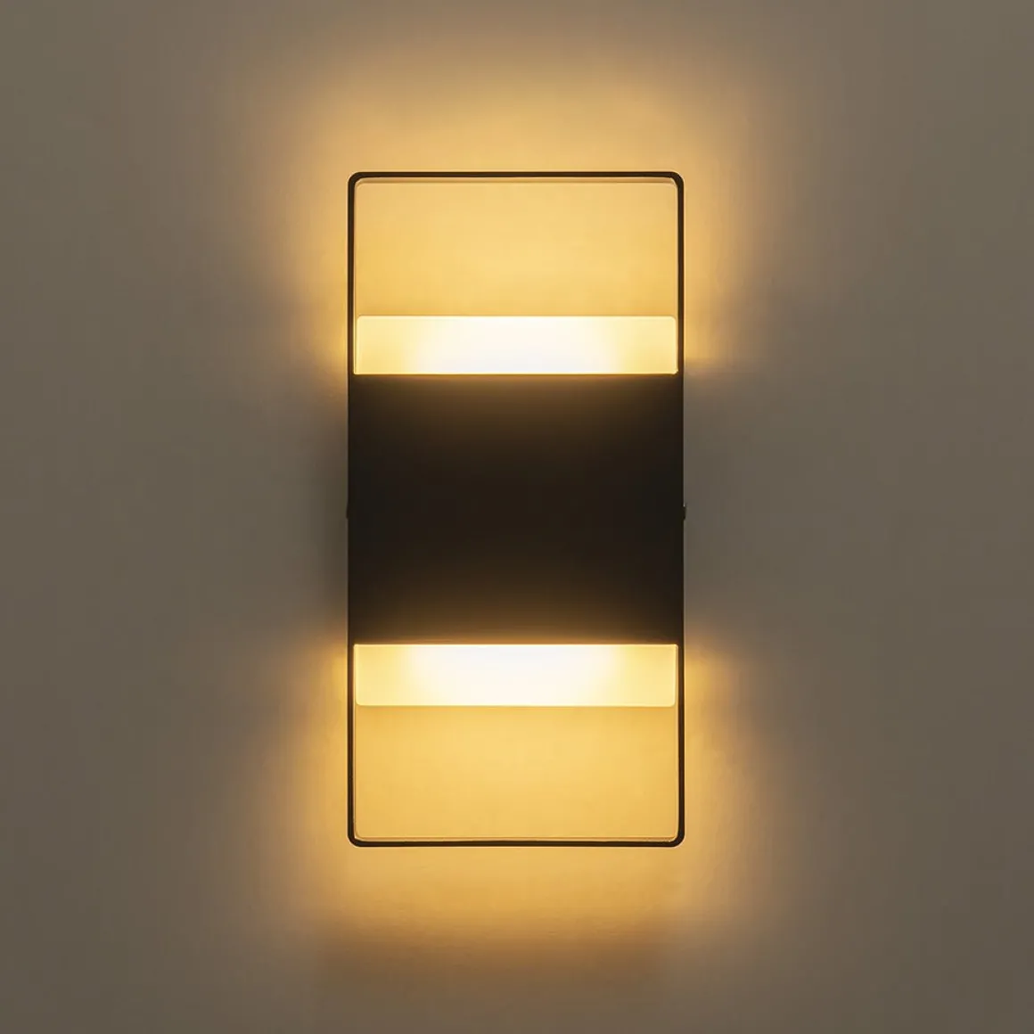 IP54 Minimalist Rectangle Dimmable LED Outdoor Wall Light