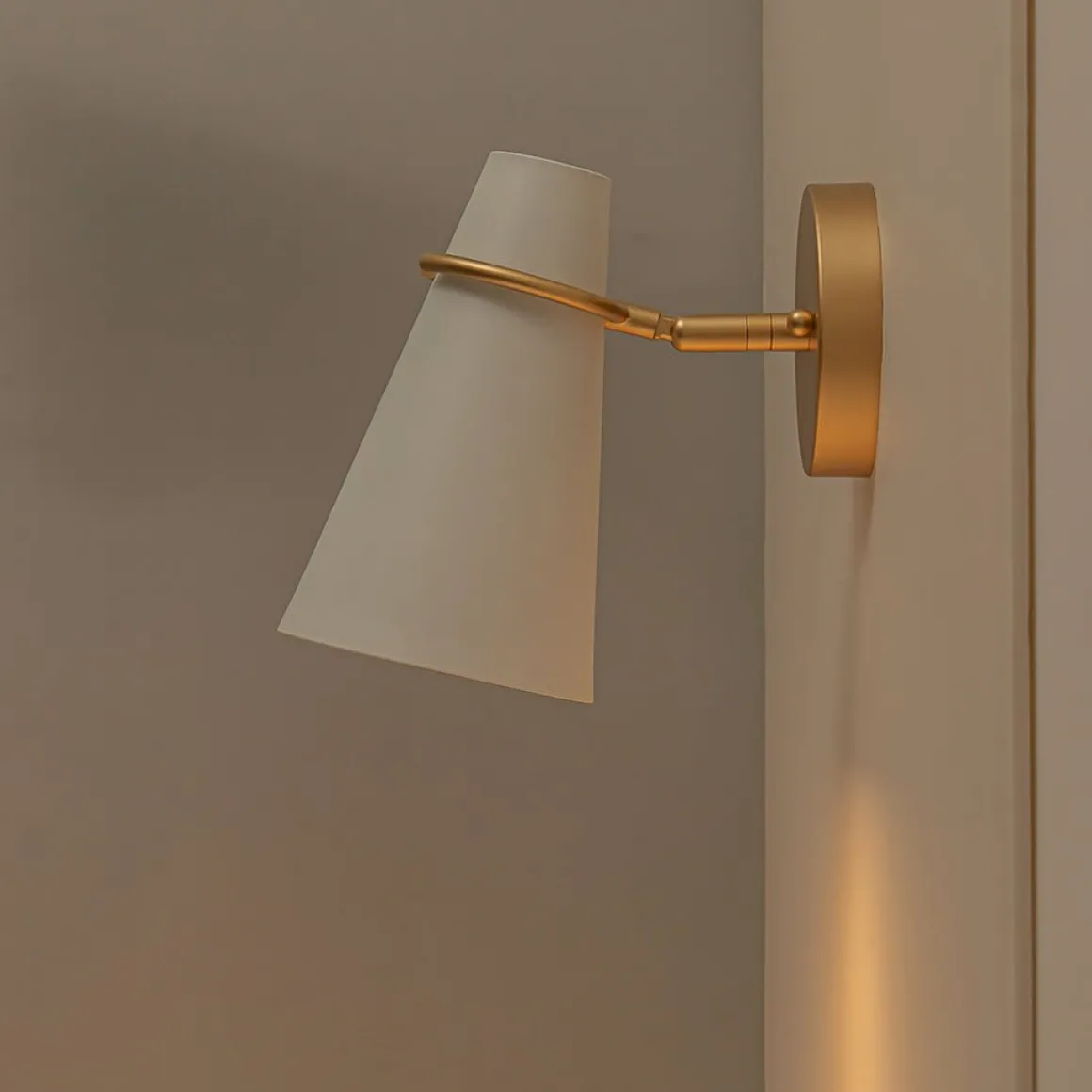 1-Light Adjustable Head Metal Cone Vanity Wall Sconce