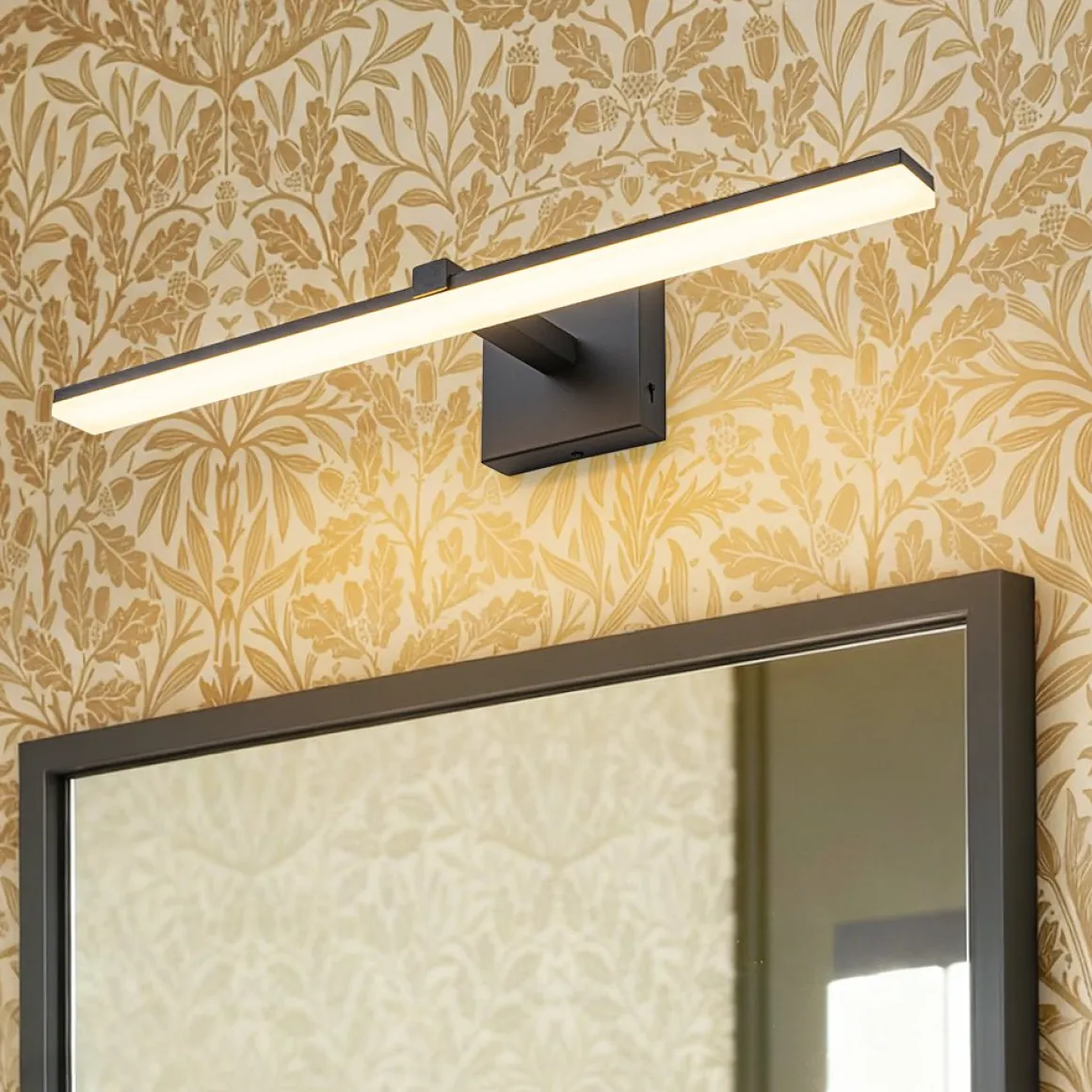 Minimalist Dimmable LED Linear Vanity Sconce Picture Light