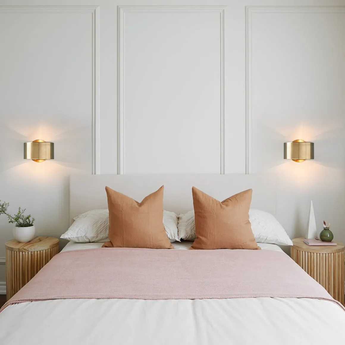 Minimalist 1-Light Brass Drum Wall Light