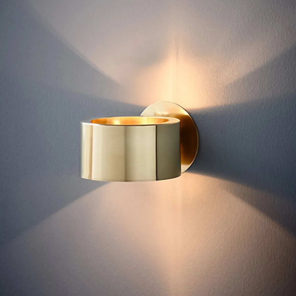 Minimalist 1-Light Brass Drum Wall Light