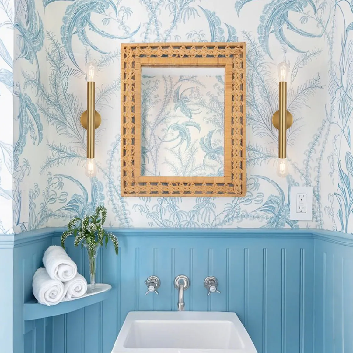 Minimalist 2-Light Linear Tube Vanity Wall Sconce