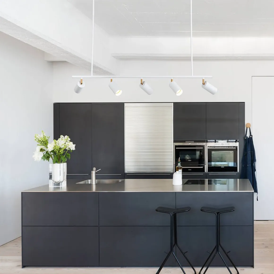 Modern 5-light Island Linear Track Light