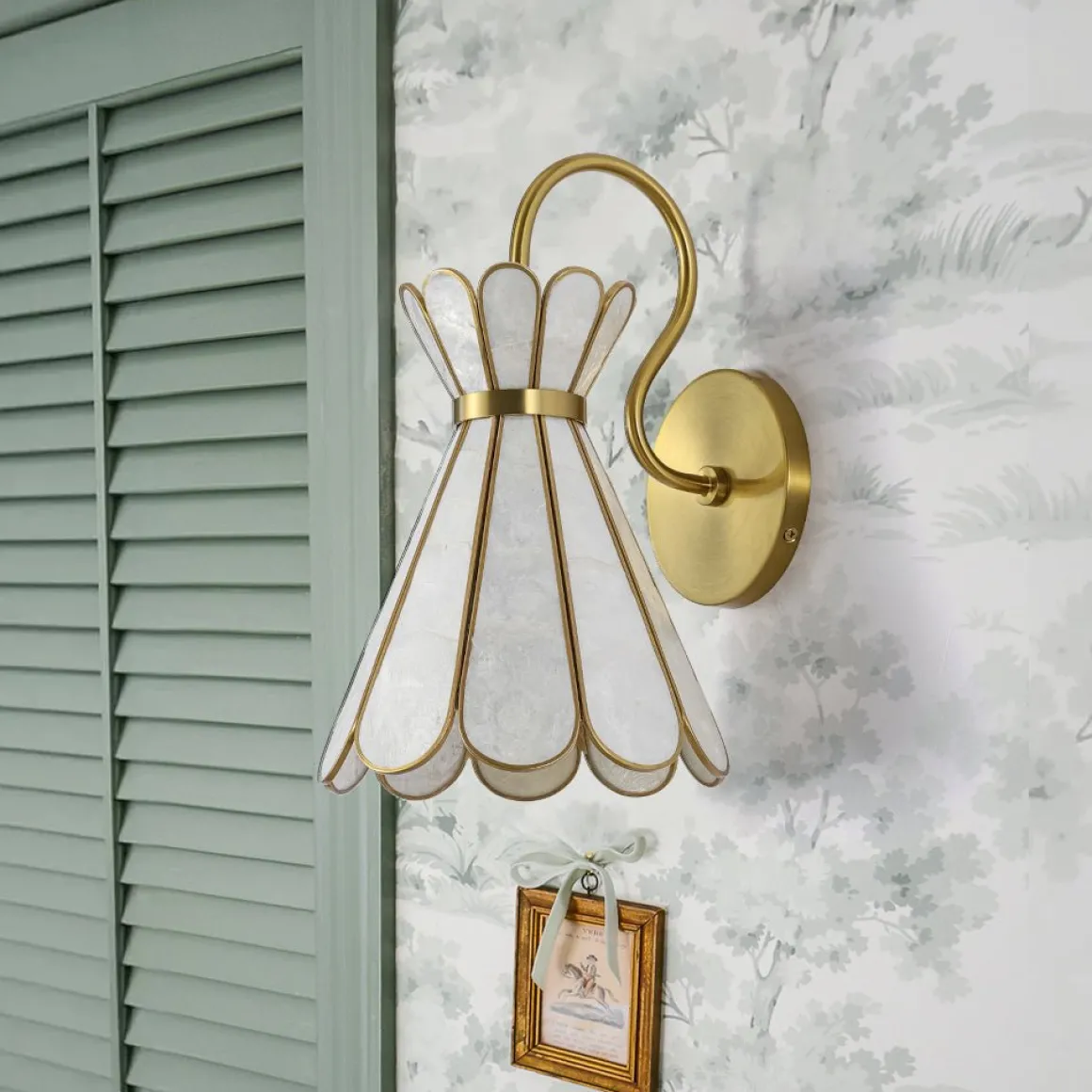 Sculptural Bloom 1-Light Brass Capiz Shell Glass Wall Sconce