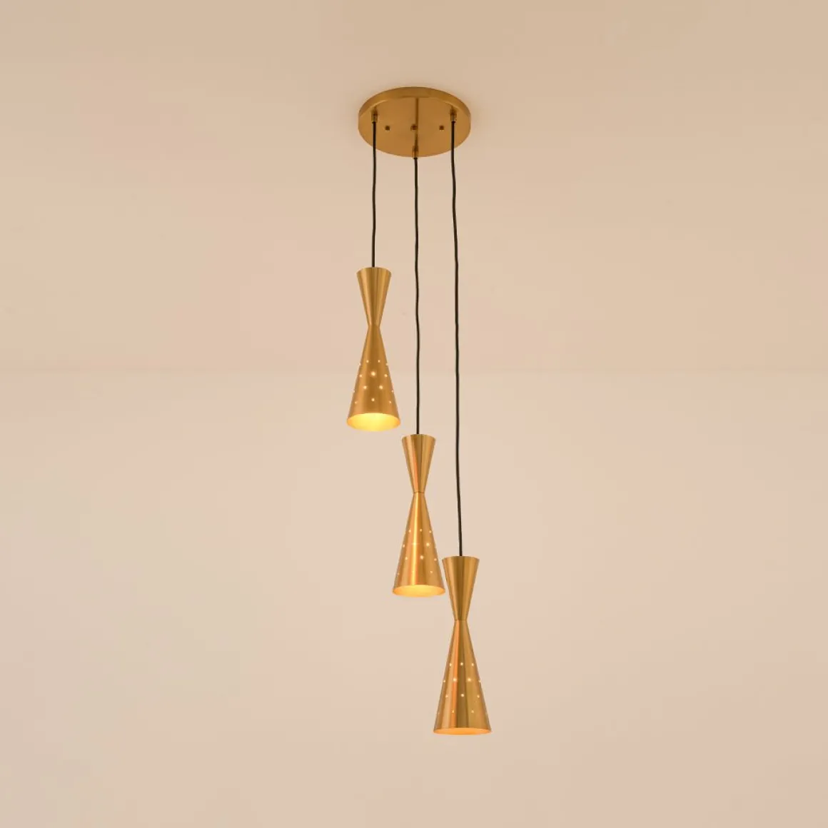 Starry 3-Light Cluster Metal Hourglass Shade Round Pendant