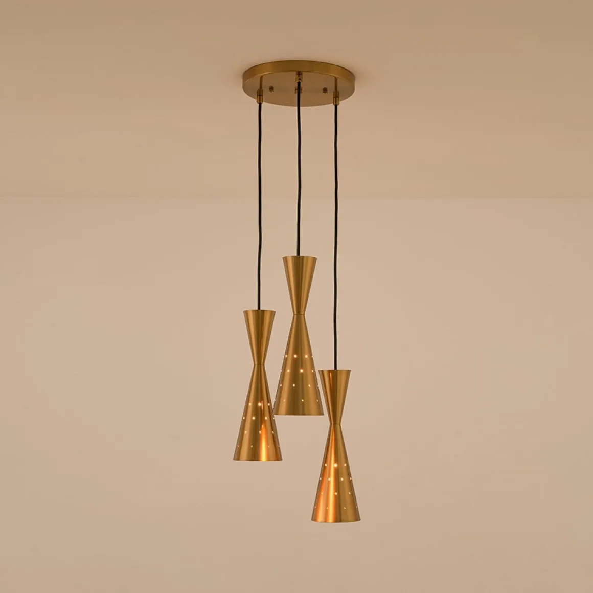 Starry 3-Light Cluster Metal Hourglass Shade Round Pendant